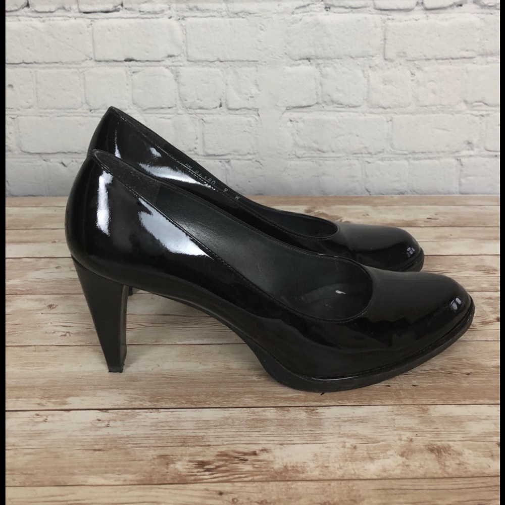 Black Patent Leather Pump